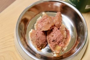 夏こそ与えよう!愛犬が喜ぶウエットフードの5つのメリット