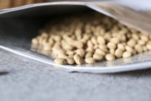 お肉不使用!グレインフリー!アレルゲンフリーの100%お魚の「ドッグフードおさかな」レビュー・口コミ