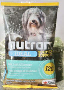 ニュートラム皮膚被毛ケア＆胃腸サポートフードは相乗効果を生み出す考え抜かれた栄養レシピです